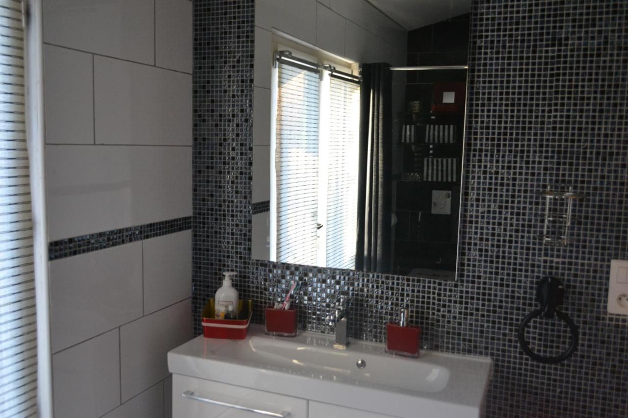 Suite 30 M2 Ideale Pour 2 Personnes Flassans-sur-Issole Luaran gambar