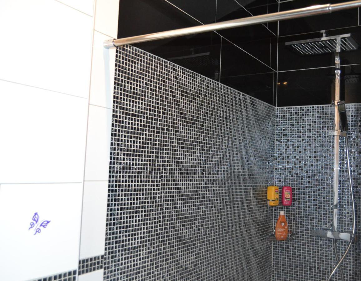 Suite 30 M2 Ideale Pour 2 Personnes Flassans-sur-Issole Luaran gambar
