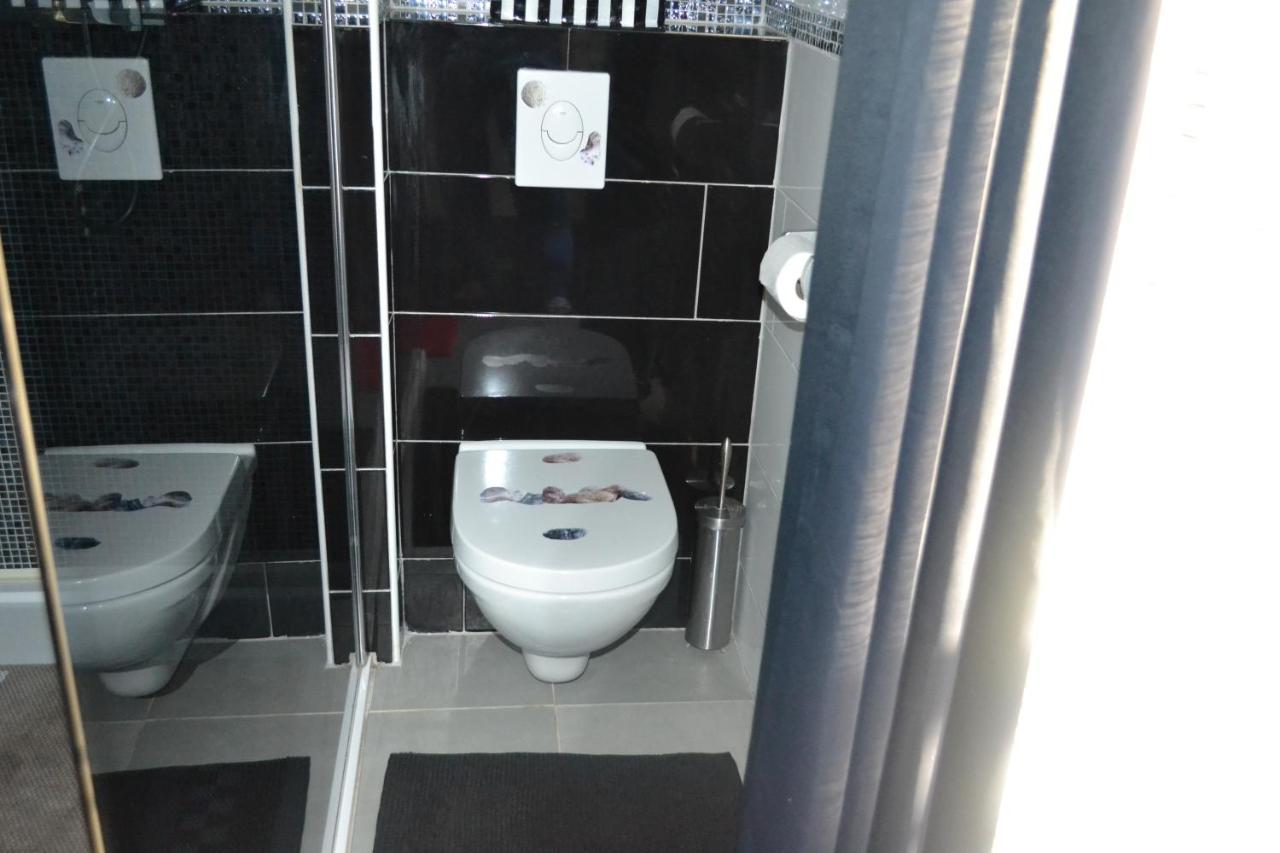 Suite 30 M2 Ideale Pour 2 Personnes Flassans-sur-Issole Luaran gambar