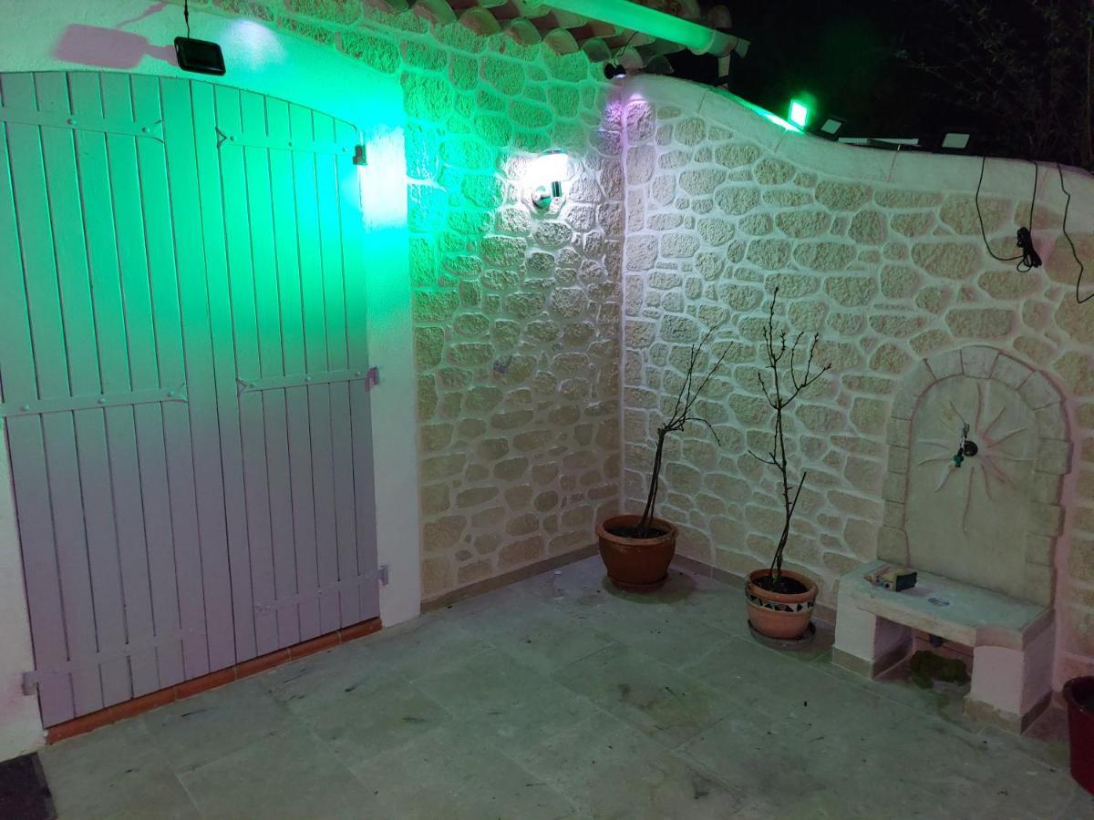 Suite 30 M2 Ideale Pour 2 Personnes Flassans-sur-Issole Luaran gambar